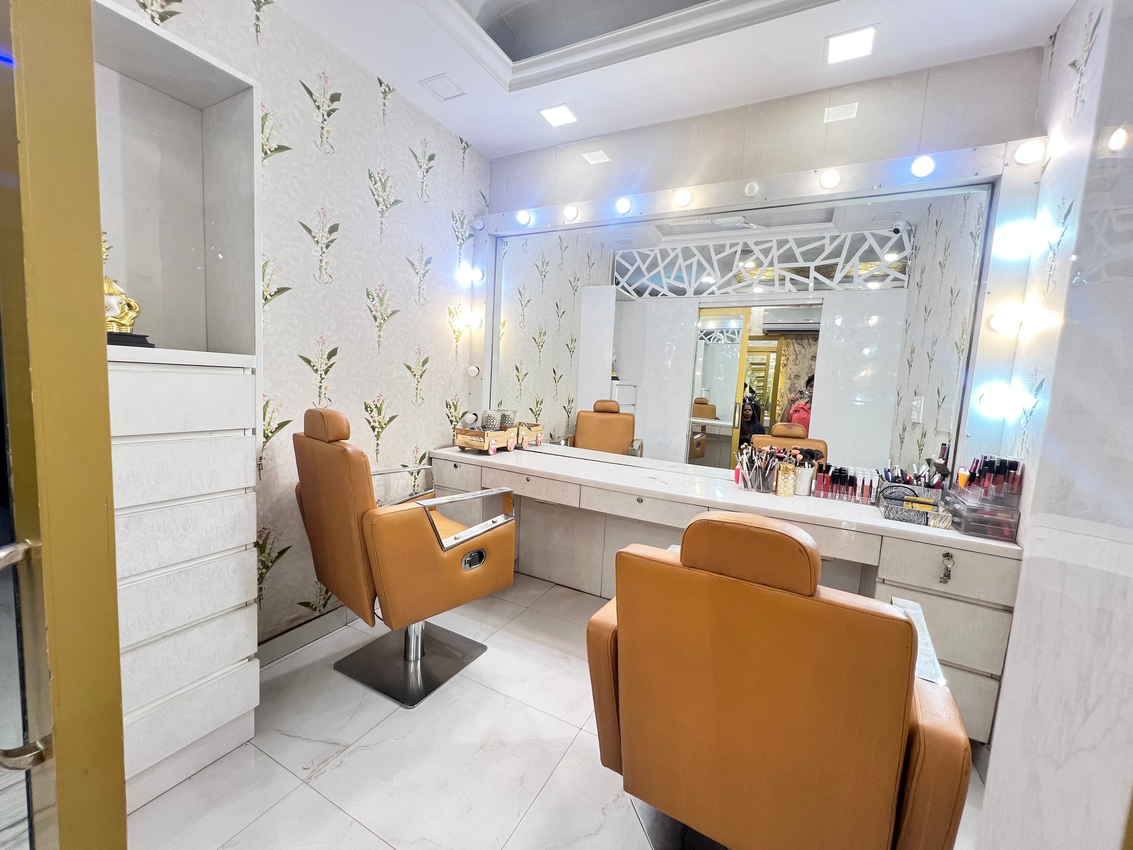 SALON-IMAGE-NUMBER-7